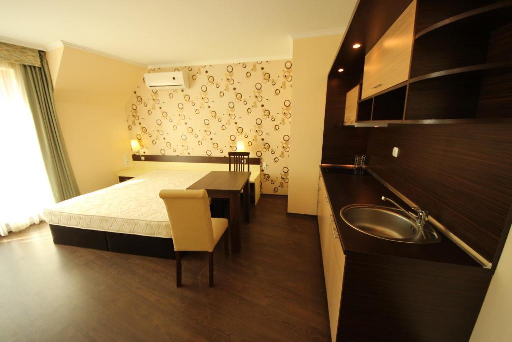 Menada Apartments In Grand Hotel Sveti Vlas Cameră foto
